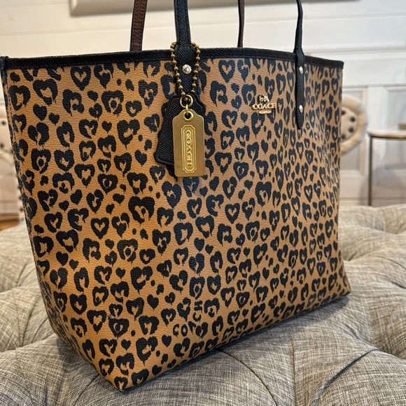 Coach Bag Reversible Leopard City Tote Bag - Picture 4 of 17
